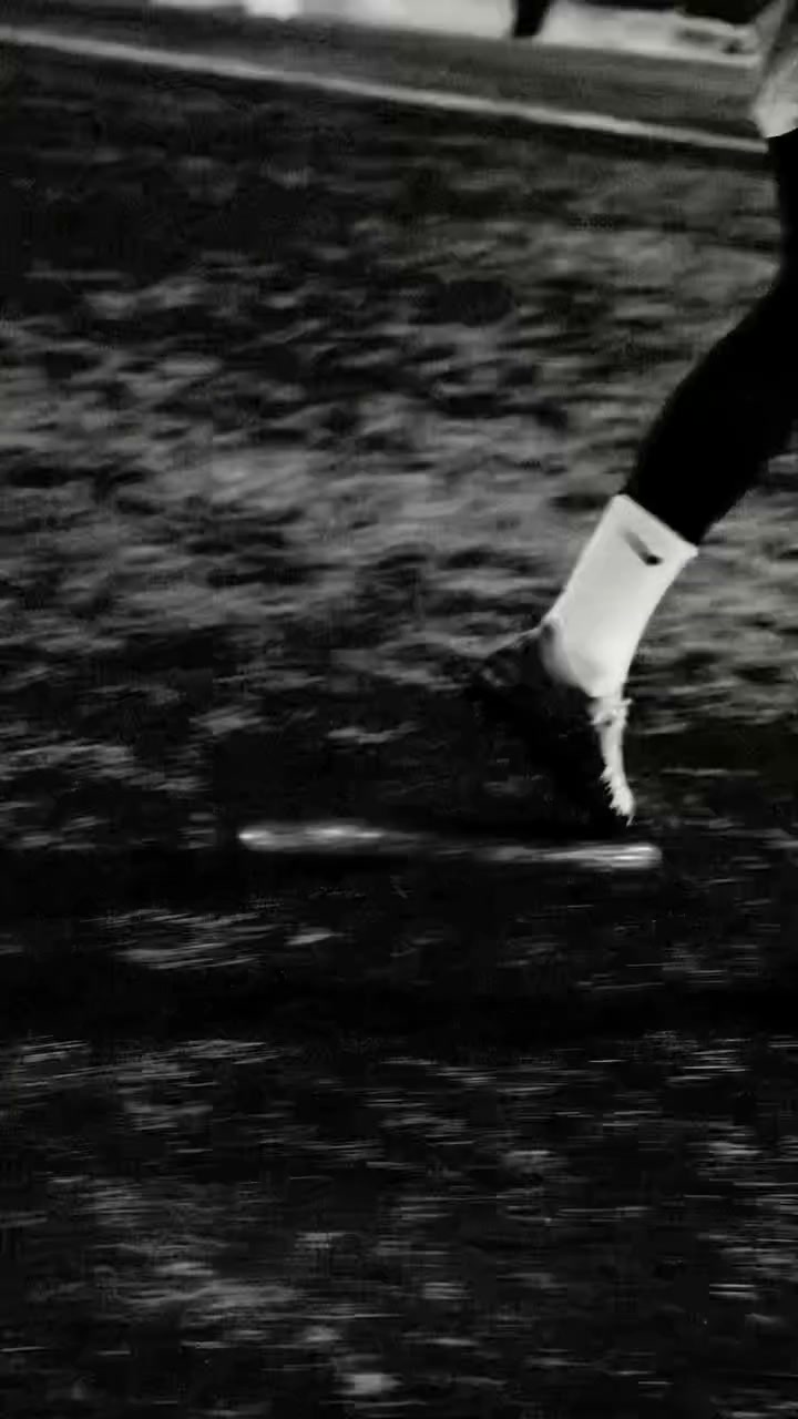 experimenting. 🧪📹👊
•
•
•
#videography #sportsvideography #cinematic #football #videoeditor